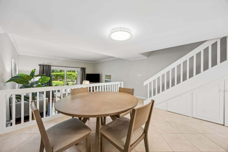 Dining area off kitchen