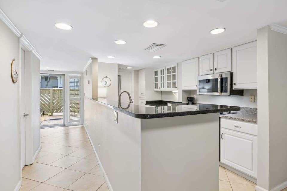 Full kitchen