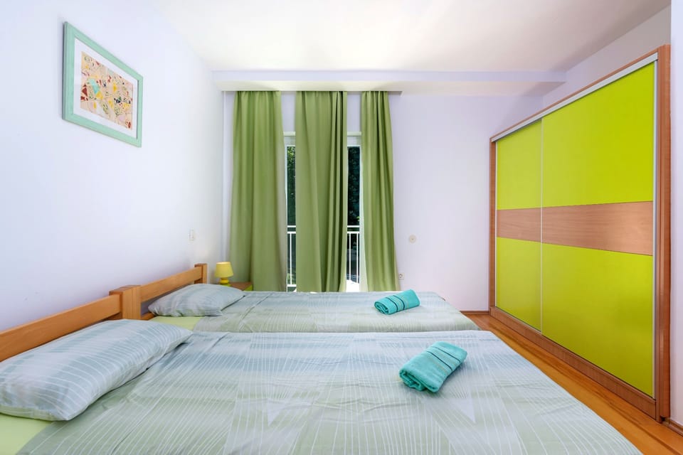 Second bedroom