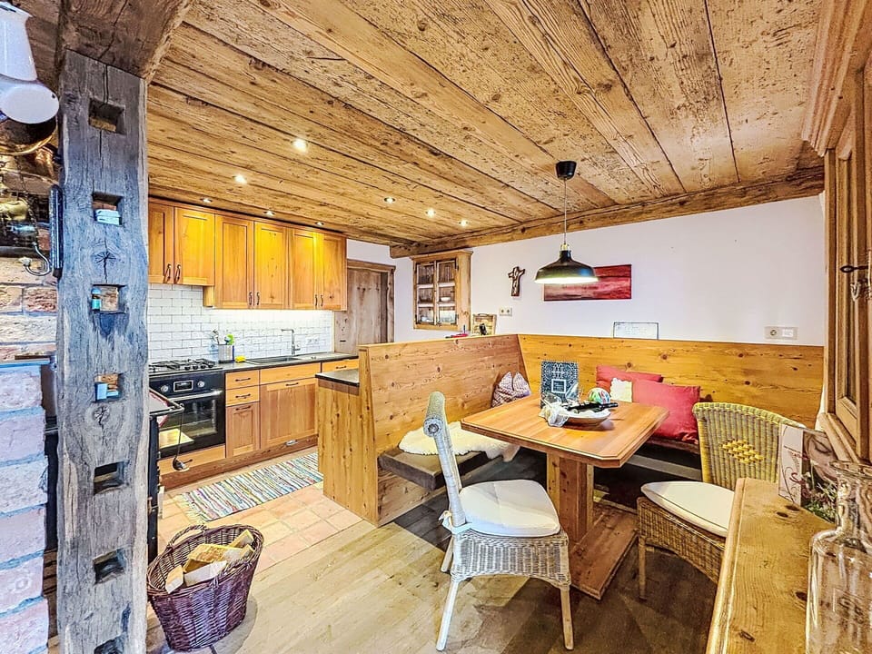 Wood, Home, Cottage, Ceiling, Log Cabin, Hardwood, Mountain Range, Plank, Wood Flooring, Lumber