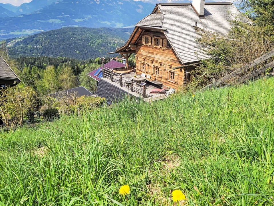 House, Cottage, Roof, Landscape, Home, Rural Area, Slope, Hut, Hill Station, Village
