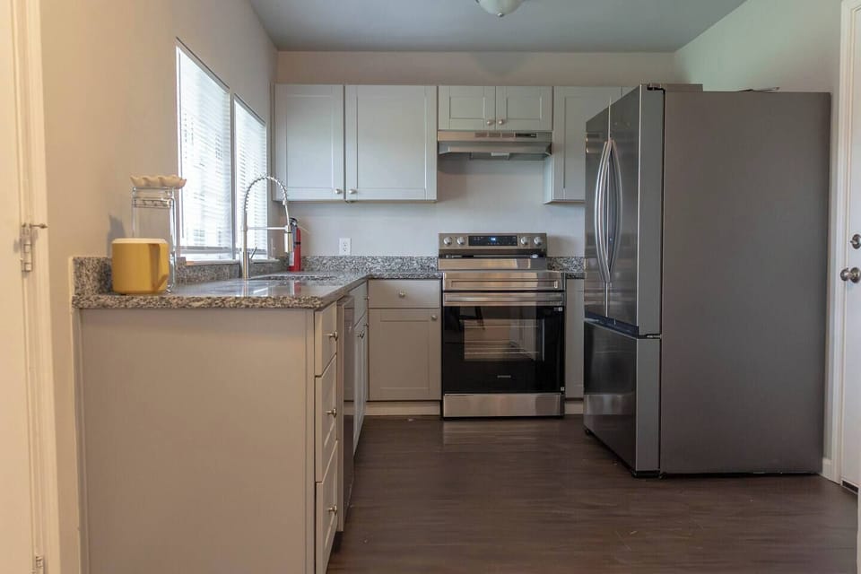 Enjoy a functional kitchen perfect for quick meals or full dinners