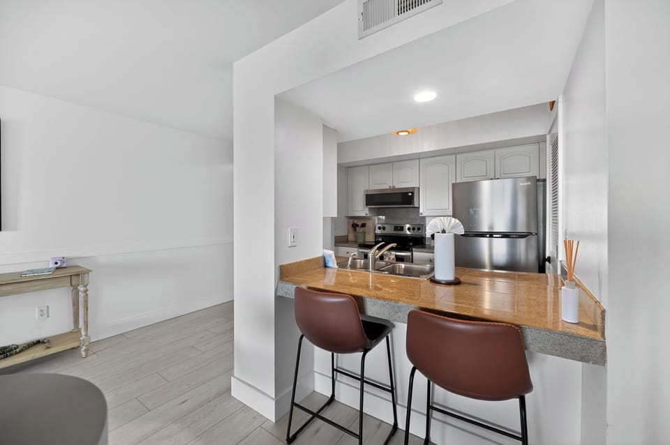 Kitchen - Bar Seating