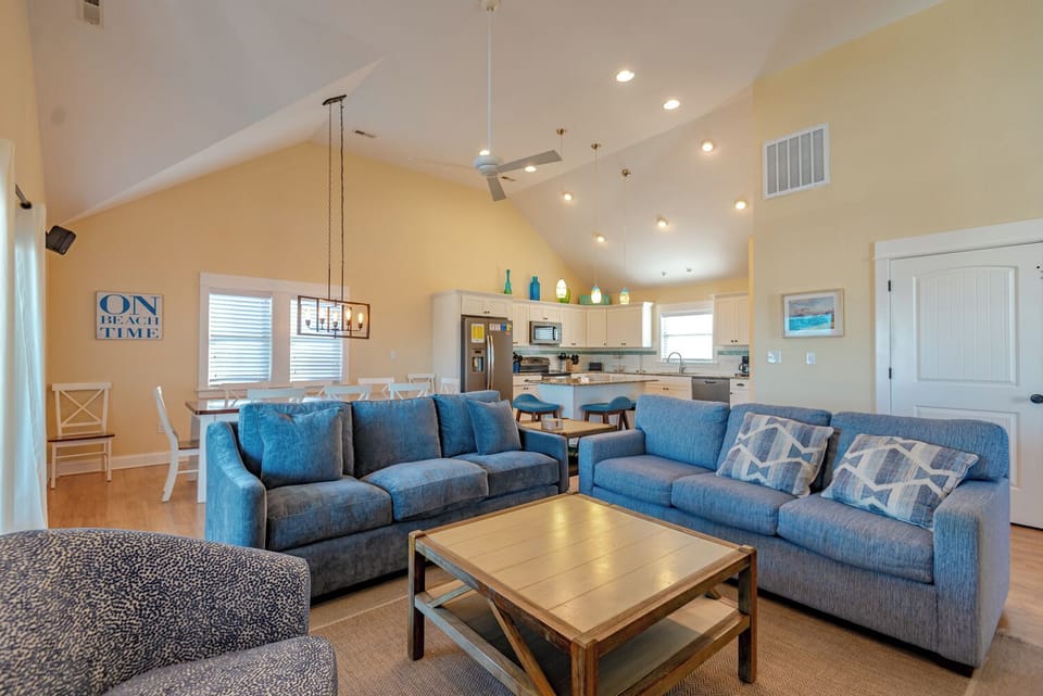 Top Level Living/Dining/Kitchen Area