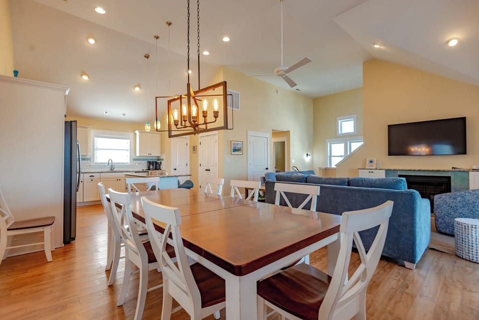 Top Level Dining/Living/Kitchen Area