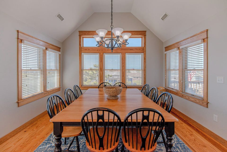 Top Level Dining Area