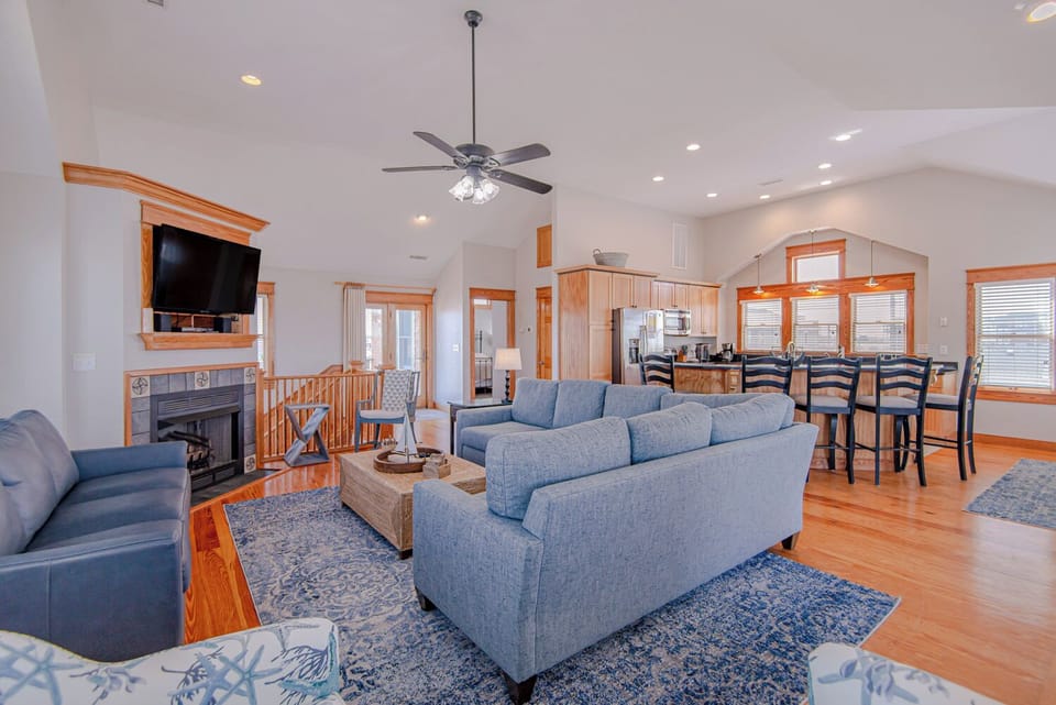 Top Level Living/Kitchen Area