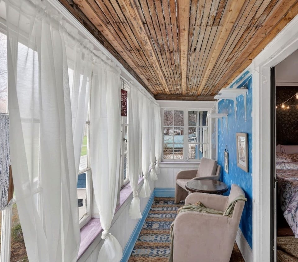 Indoors, Furniture, Bed, Bedroom, Room
