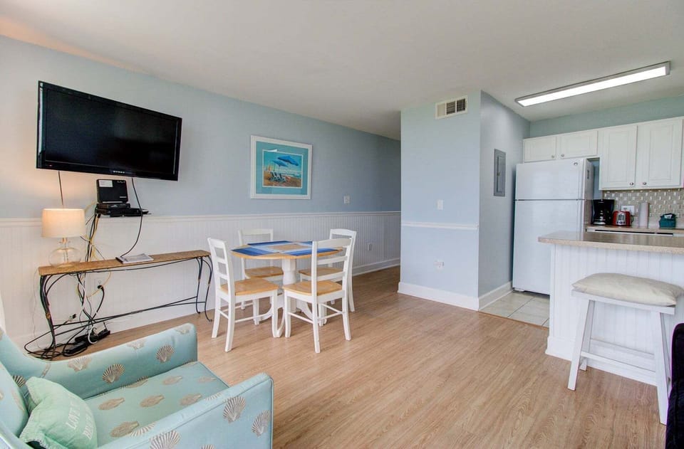 Atlantic Towers 101-print-006-011-Main Living Area-4200x2760-300dpi