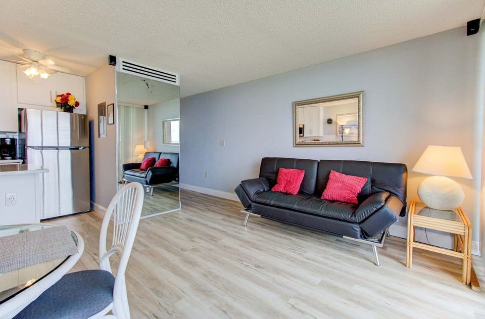 Atlantic Towers 302-print-005-008-Main Living Area-4200x2761-300dpi