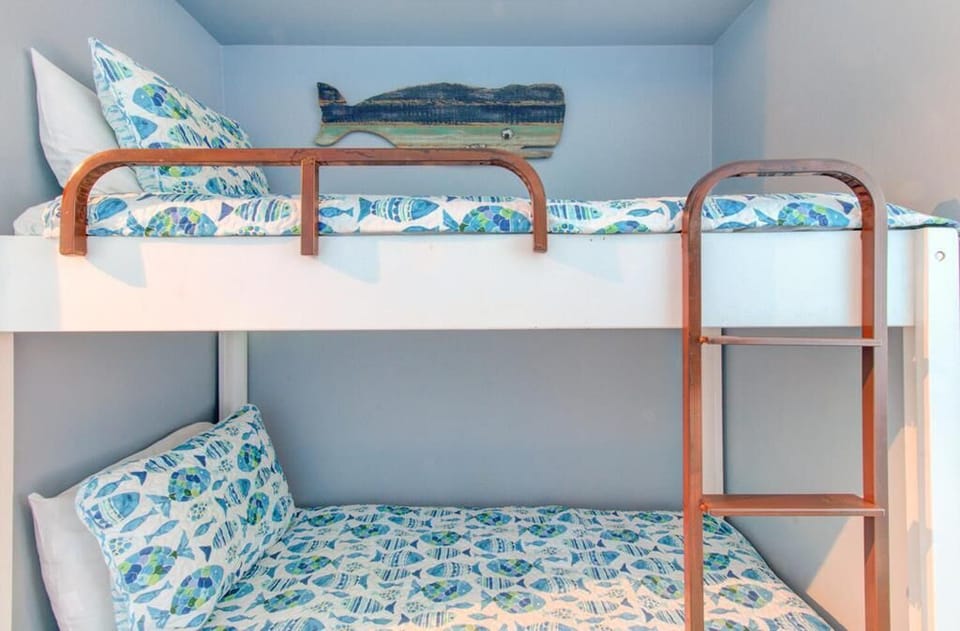 Atlantic Towers 310-large-016-011-Hall Bunks-1500x986-72dpi