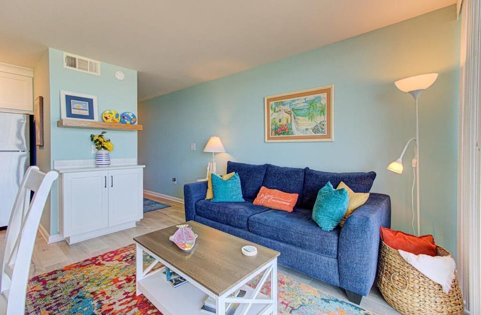 Atlantic Towers 405-large-005-016-Main Living Area-1500x986-72dpi