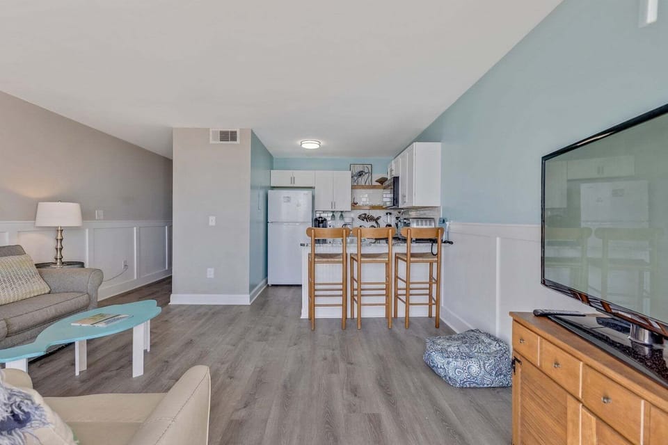 Atlantic Towers 508-print-004-019-Main Living Area-4200x2800-300dpi