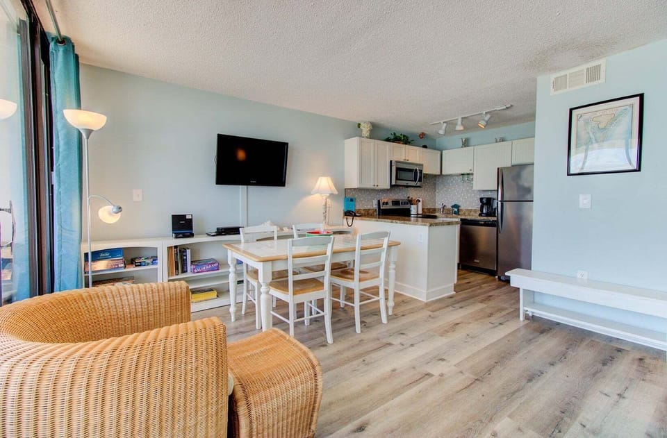 Atlantic Towers 802-print-006-013-Main Living Area-4200x2760-300dpi