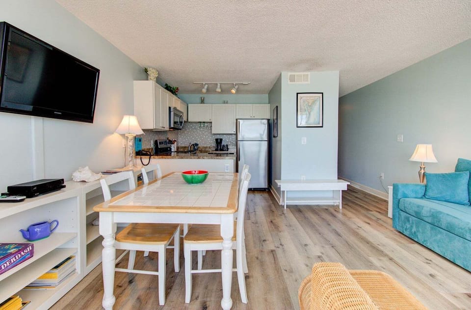 Atlantic Towers 802-print-008-019-Main Living Area-4200x2760-300dpi