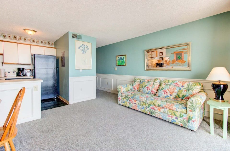 Atlantic Towers 905-print-004-018-Main Living Area-4200x2760-300dpi