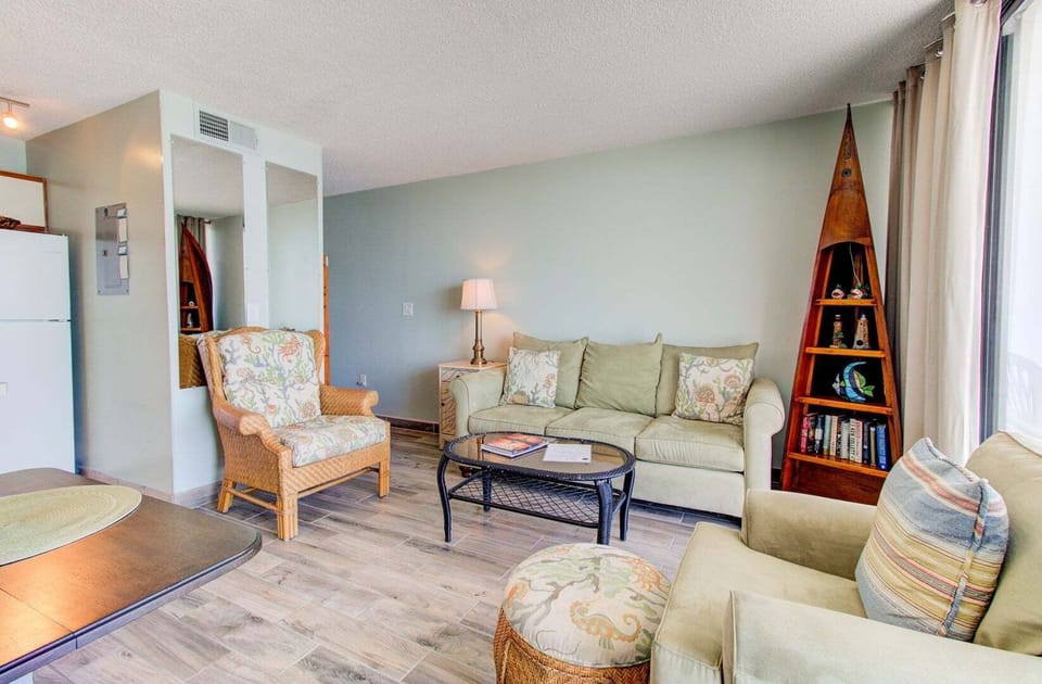 Atlantic Towers 1002-print-005-004-Main Living Area-4200x2756-300dpi