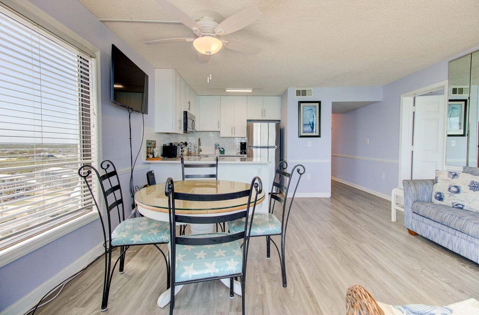 Atlantic Towers 1014-print-007-024-Main Living Area-4200x2761-300dpi