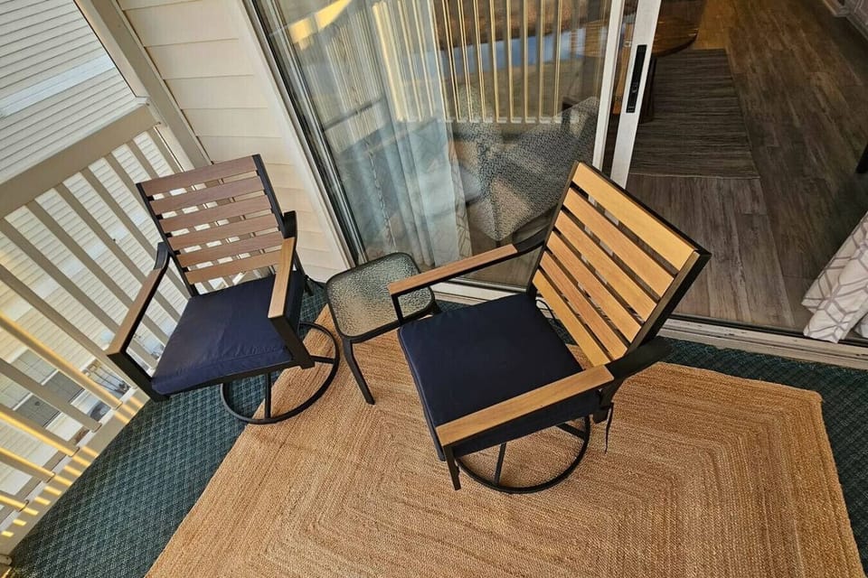 Step out onto your private screened-in balcony and enjoy fresh air in a peaceful, relaxing setting. It’s the perfect spot to sip your morning coffee, unwind in the evening, or enjoy the surrounding views in comfort.