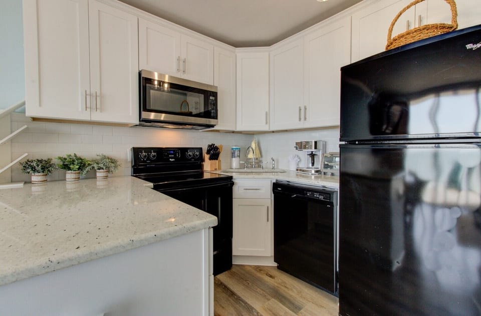 Atlantic Towers 509-print-010-016-Kitchen-2048x1346-300dpi