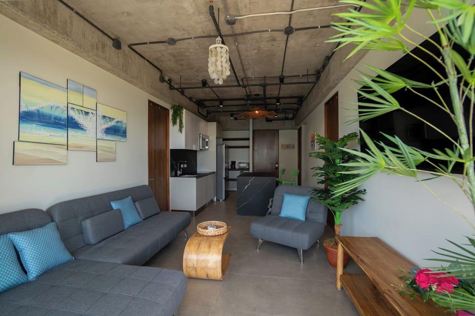 Open Floor: Living Room & Kitchen