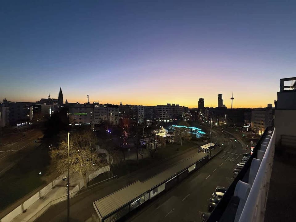 Home is where the Dom is! Von unserer großen Dachterrasse direkt am Ebertplatz hast Du einen perfekten Blick auf die Highlights und Hotspots der city