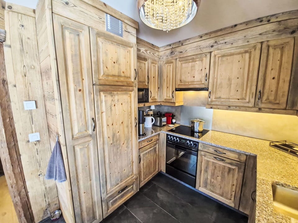 Wood, Cabinetry, Kitchen, Countertop, Wood Stain, Drawer, Cupboard, Hardwood, Kitchen Appliance, Plywood