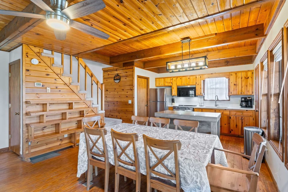Making Memories_Open Floor for Family Conversations_Enchanted Mo