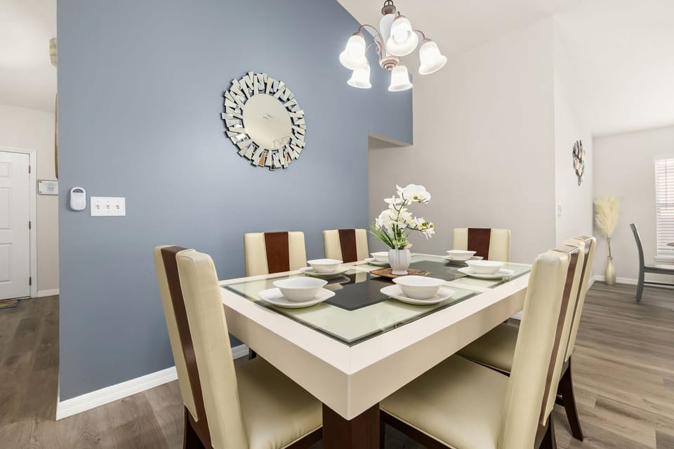 Whether you're enjoying breakfast before the parks or gathering for dinner, the dining room provides plenty of seating for your entire group to dine comfortably together.