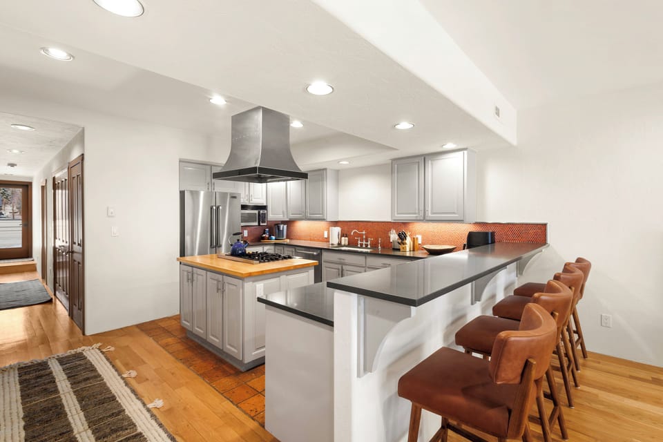 3.0-sky-house-telluride-kitchen-2