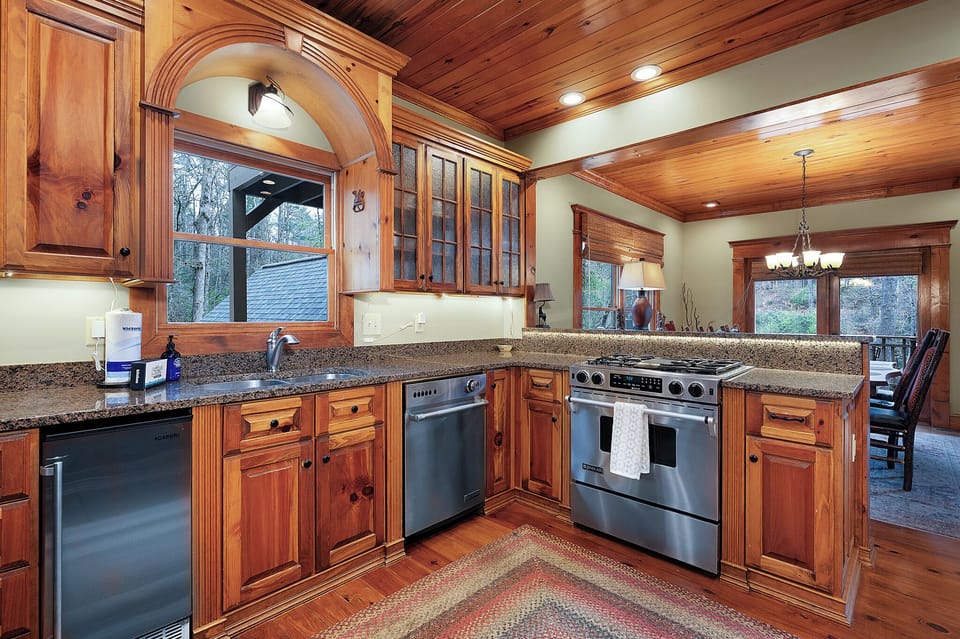 The Lodge on Cartecay - Fully Equipped Kitchen