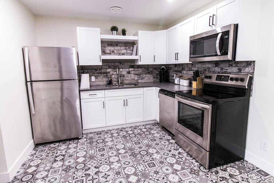 Picture of full kitchen
