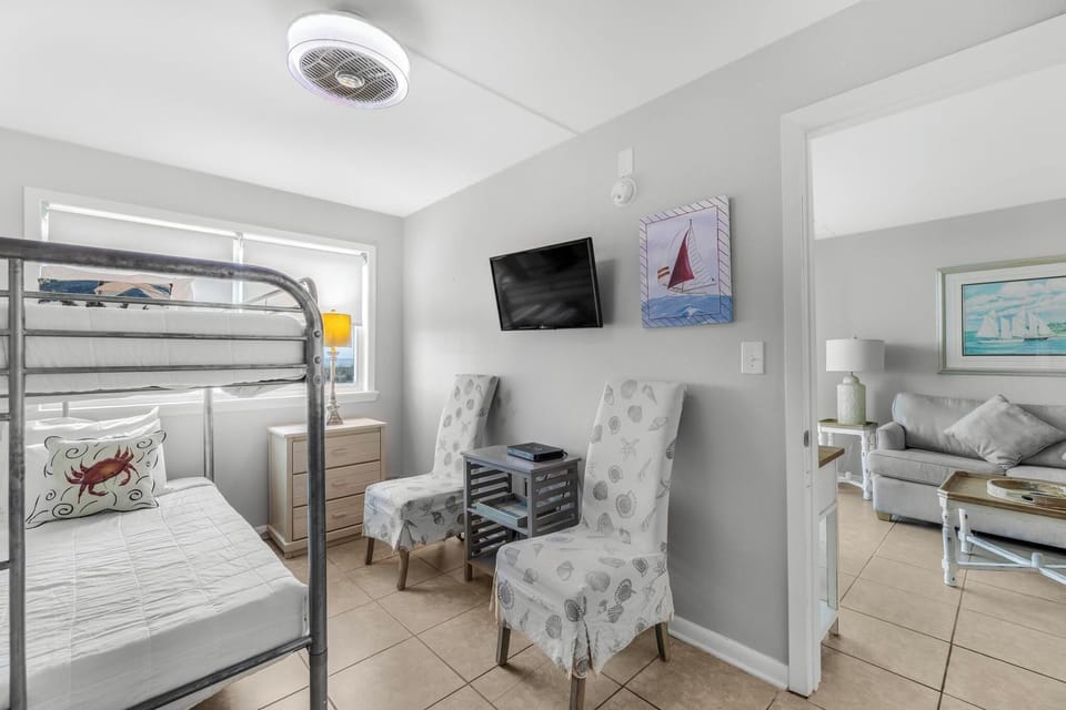 Guest bedroom with twin-over-twin bunk bed