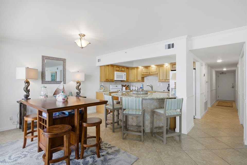 Dining Area/Kitchen