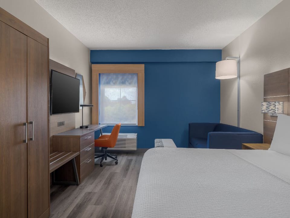 Bedroom. Interior and views may vary based on location and availability.