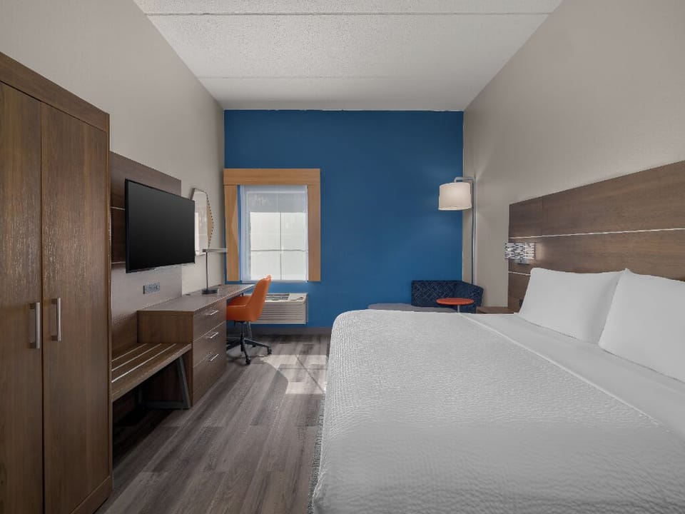 Bedroom. Interior and views may vary based on location and availability.