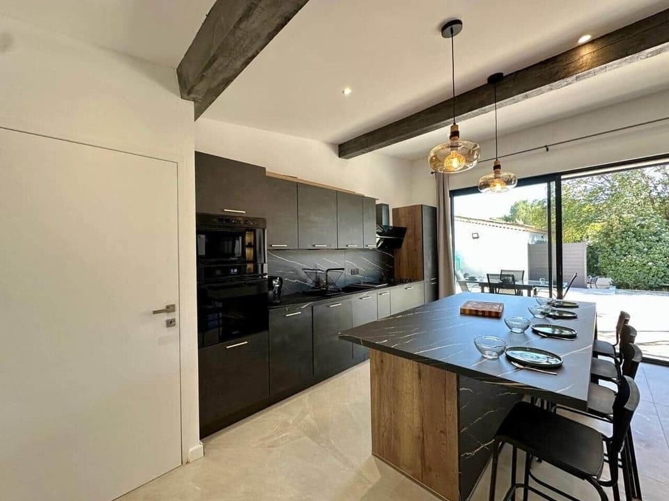 kitchen, dining table, terrace, oven, dishwasher
