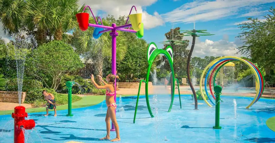 Family-friendly water play zone