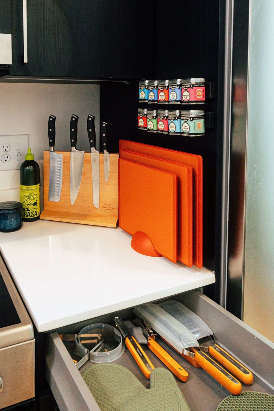 We ensure you have more than enough quality dishware and specialized gadgets.
