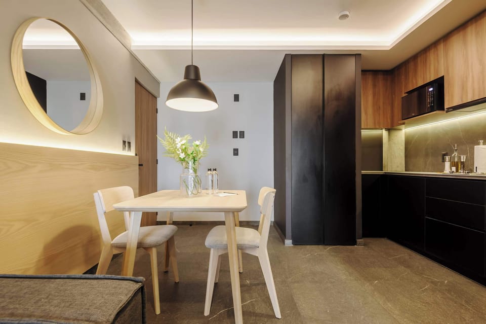Comfortable and welcoming dining room