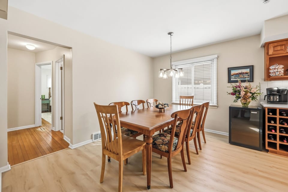 Dining room.