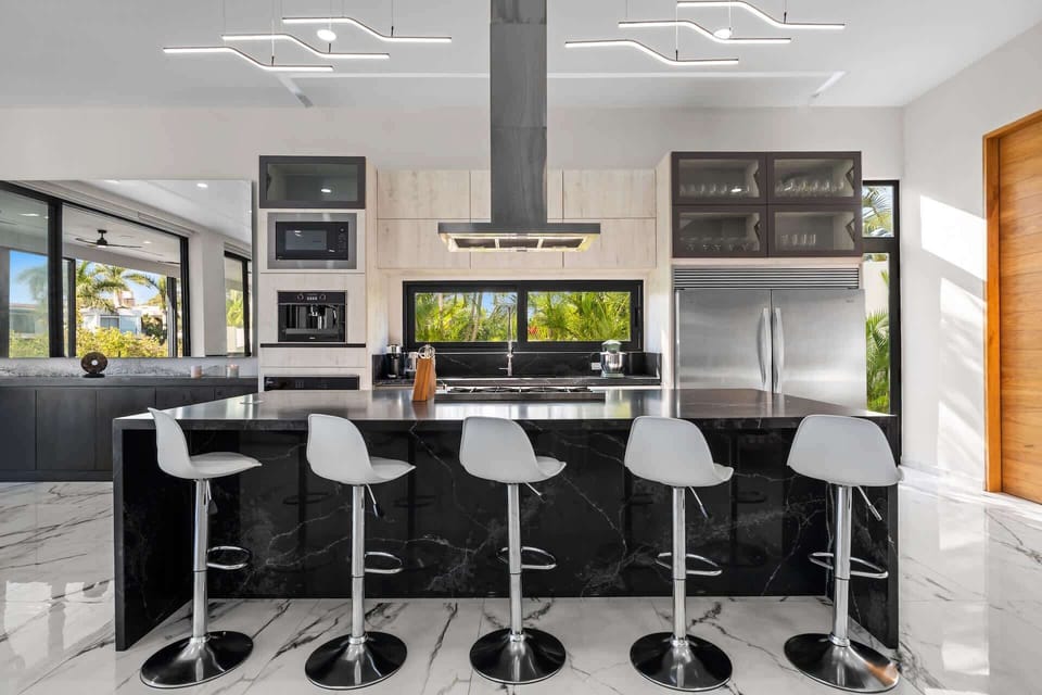 Kitchen bar
