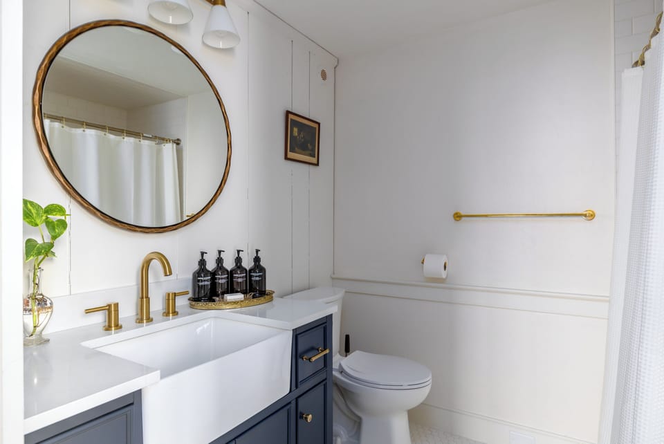 Main House | 3rd Floor | Ensuite to BR 1 | Newly Renovated | Shower | Toilet