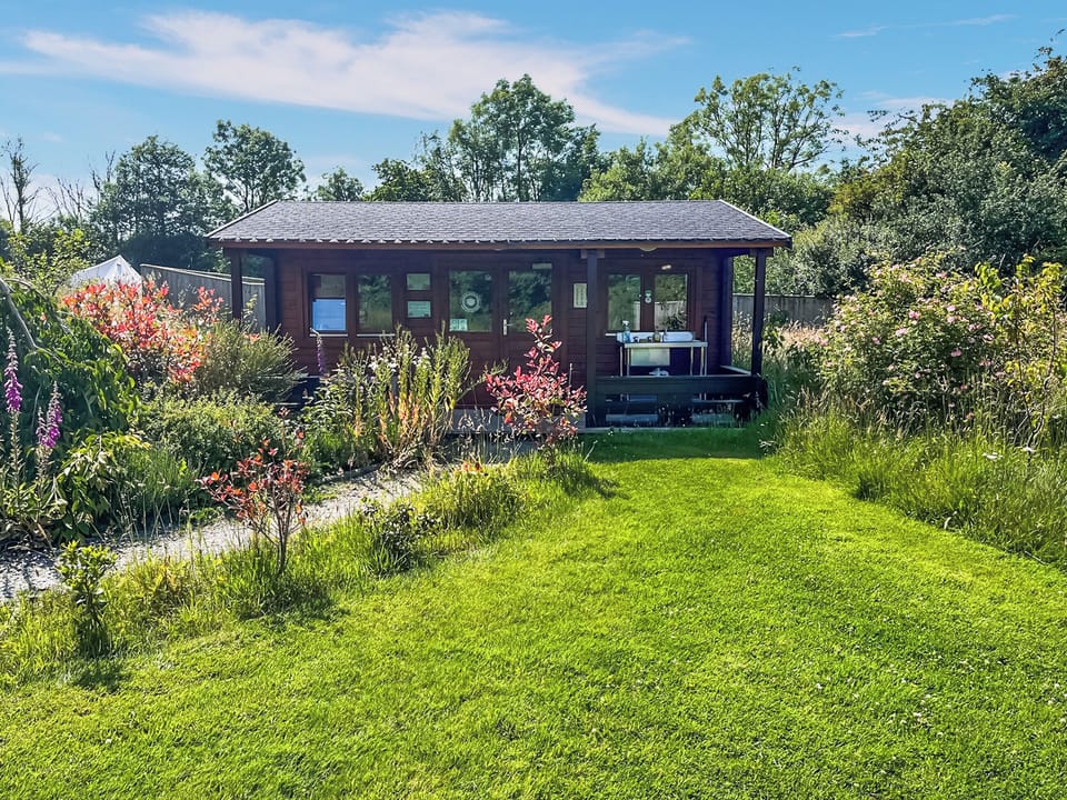 Exterior | Fisherman&rsquo;s Cabin - Wild Meadow Camping, Plwmp