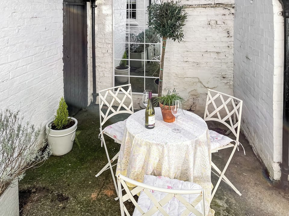 Sitting-out-area | Bay Cottage, Ripon