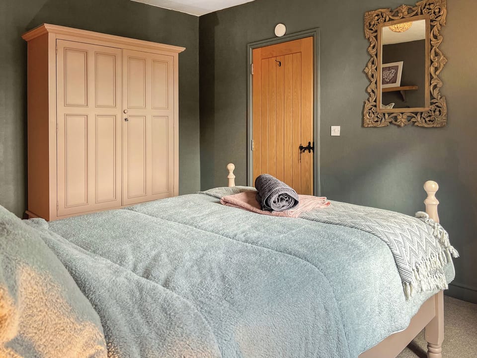Double bedroom | Caterpillar Cottage, Kelbrook