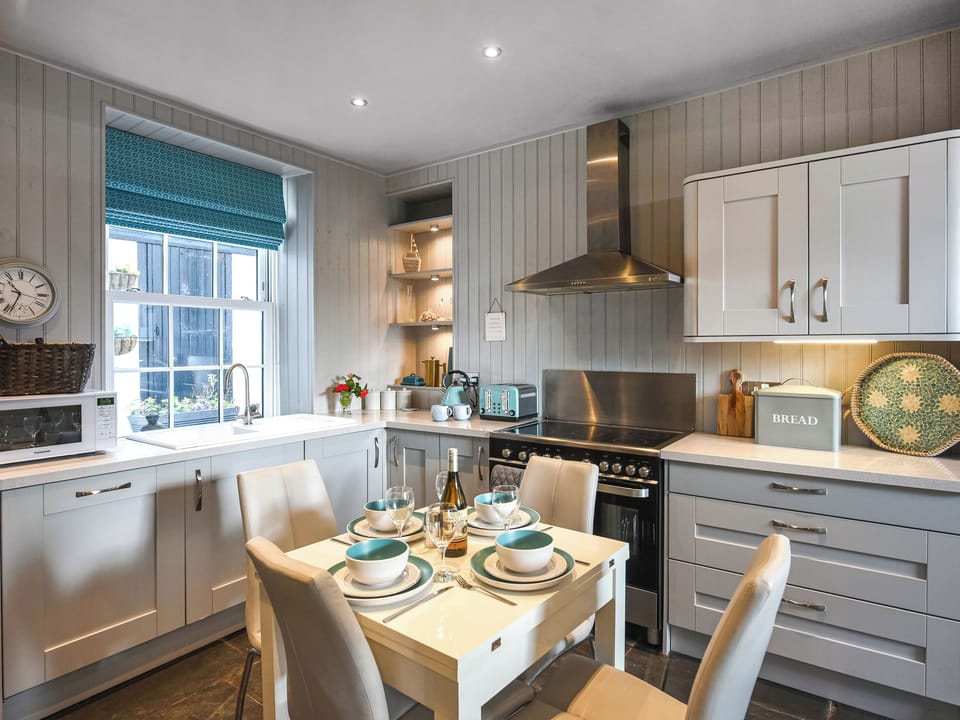 Kitchen/diner | Pandy Cottage, Aberdyfi
