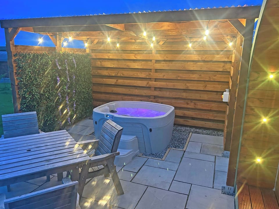 Hot tub | Poppy Pod - Barnharrow Holiday Pods, Newton Stewart
