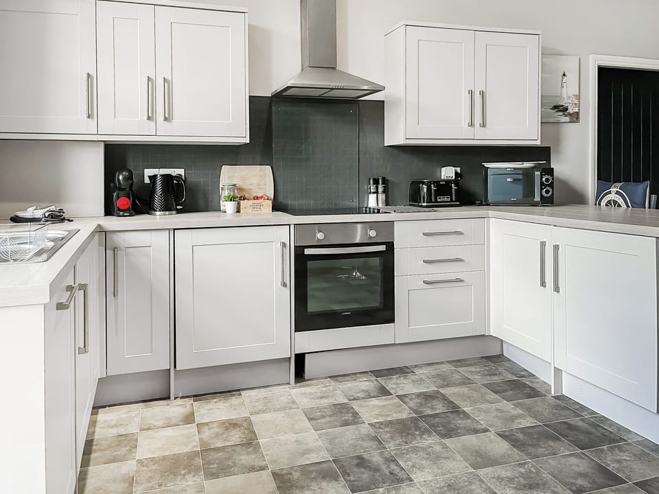 Kitchen | Malcolm Miller House, Alnmouth