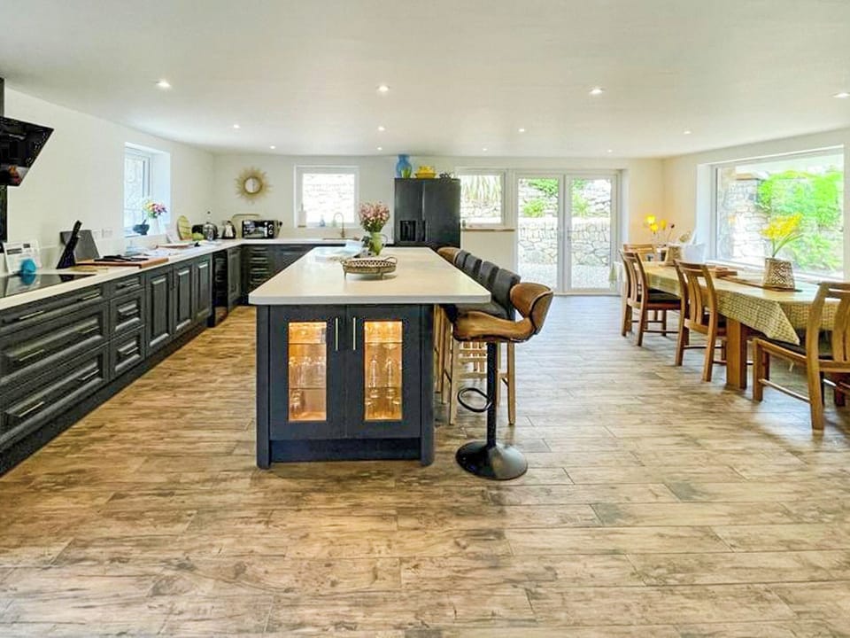 Kitchen | Karensa - Bowji, St Just